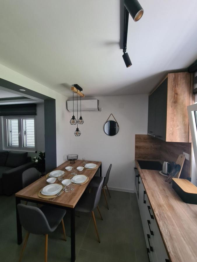 Apartment Nikcevic Tivat Kültér fotó